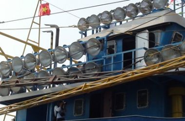Hạ thủy tàu cá tại Đà Nẵng